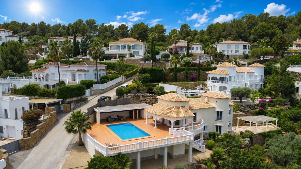 Properties for sale and rent in Spain photo 1