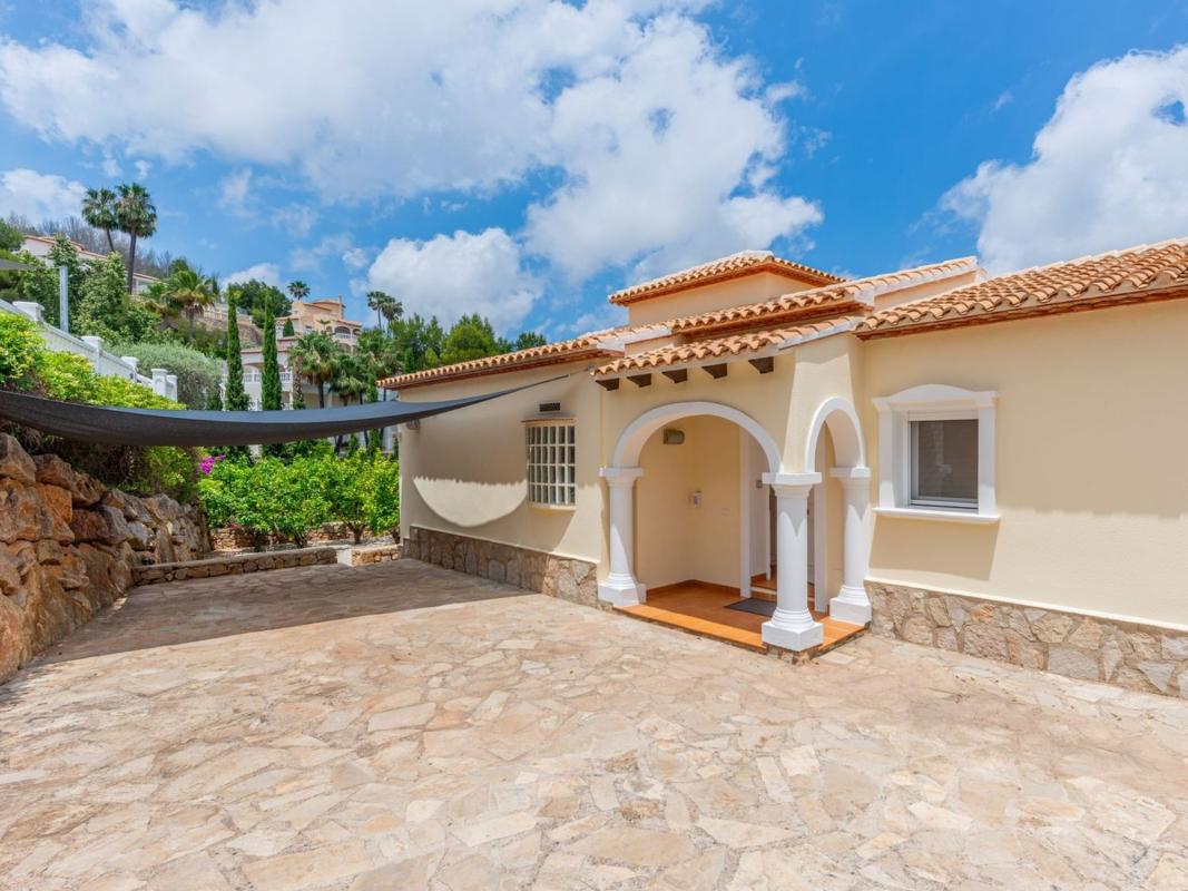 Properties for sale and rent in Spain photo 4