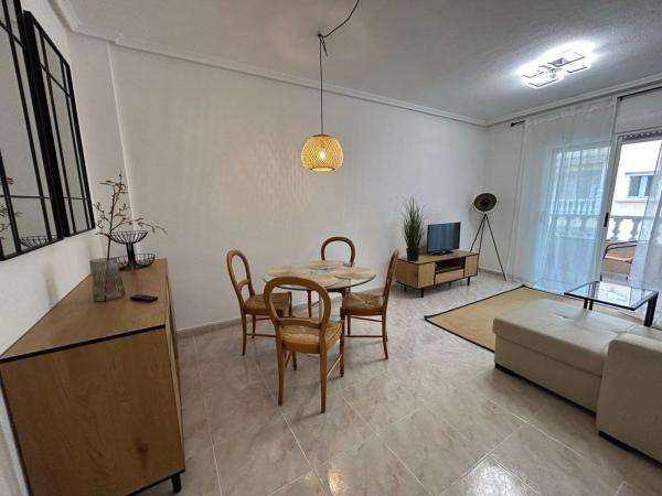 Продажа квартиры на Piso en Calle Vicente Blasco Ibáñez, Las Piscinas Naturales, Torrevieja, Торревьеха
 photo 1