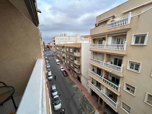 Продажа квартиры на Piso en Calle Vicente Blasco Ibáñez, Las Piscinas Naturales, Torrevieja, Торревьеха
 photo 3