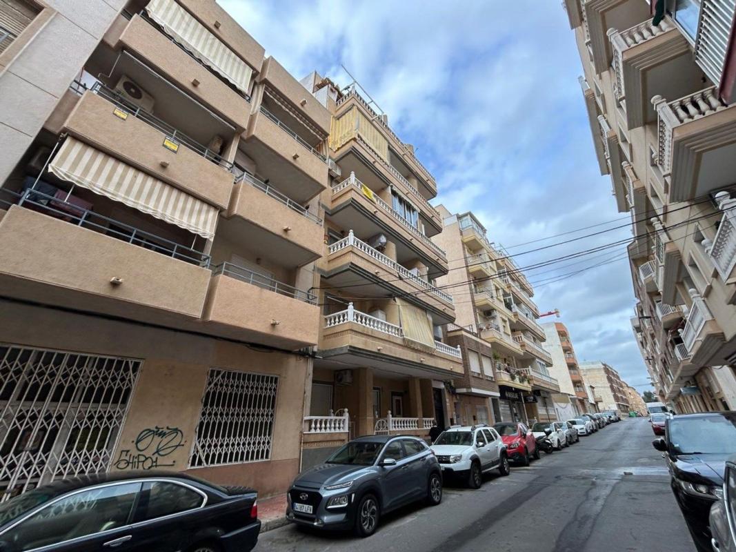 Продажа квартиры на Piso en Calle Vicente Blasco Ibáñez, Las Piscinas Naturales, Torrevieja, Торревьеха
photo 4
