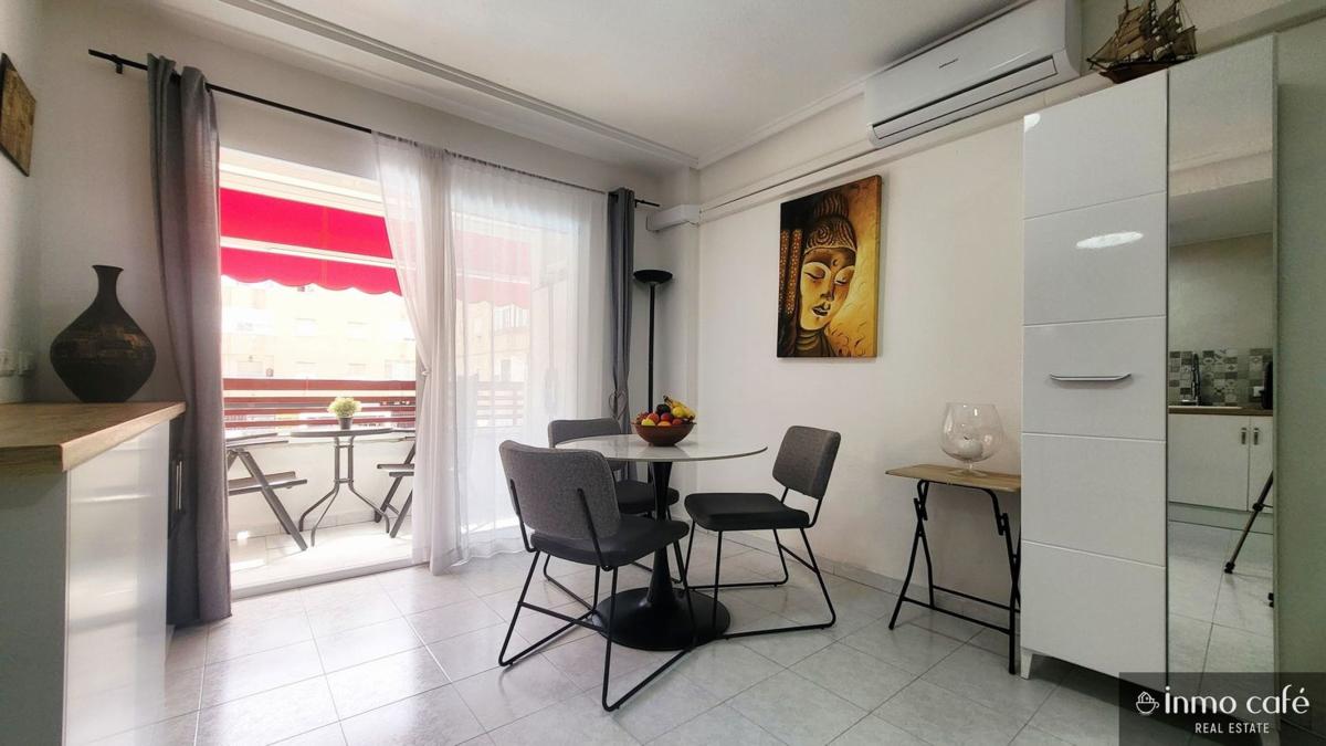 Venta de piso en Piso en Calle Joaquín Chapaprieta, El Molino, Torrevieja, Torrevieja
photo 4