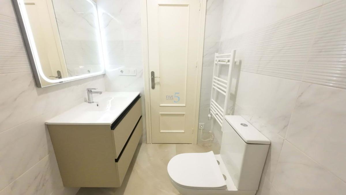 Venta de piso en Piso en Puerto Deportivo, Torrevieja, Torrevieja
photo 5