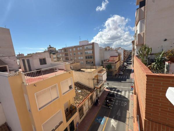 Продажа квартиры на Piso en Calle la Paz, Puerto Deportivo, Torrevieja, Торревьеха
photo 1