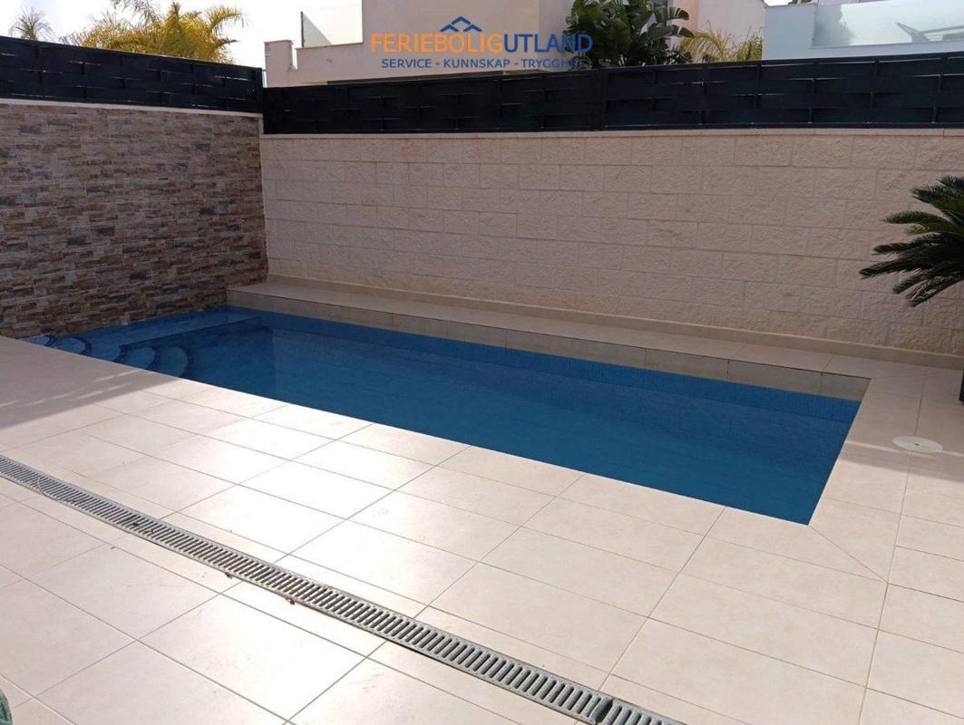 Properties for sale and rent in Spain photo 2