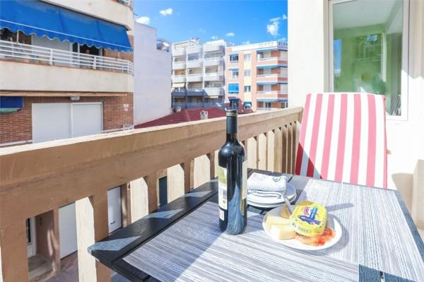 Venta de piso en Piso en Calle Dinamarca, Playa de los Locos, Torrevieja, Torrevieja
thumbnail 1