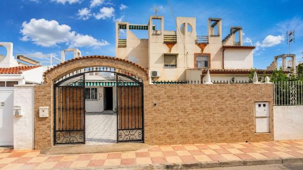 Chalet pareado en Punta La Vibora, La Siesta - El Salado - Torreta, Torrevieja photo 1