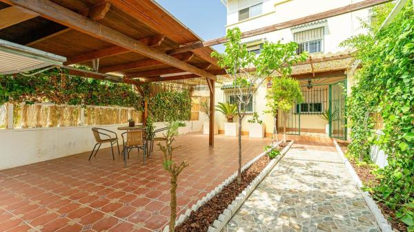 Chalet pareado en Zona Lago - Los Almendros, Orihuela photo 1