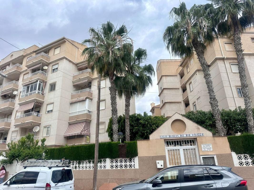 Sale of apartment in Piso en Calle Manuel Galián, 4, Avenida Habaneras - Curva de Palangre, Torrevieja, Torrevieja
photo 1