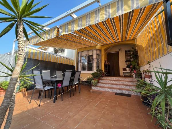 Chalet adosado en Puerto Deportivo, Torrevieja photo 2