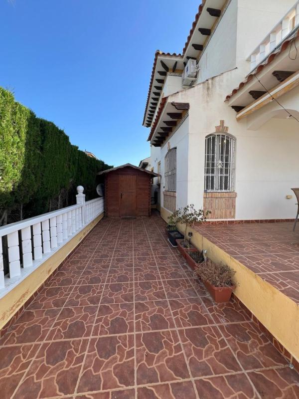 Properties for sale and rent in Spain photo 3