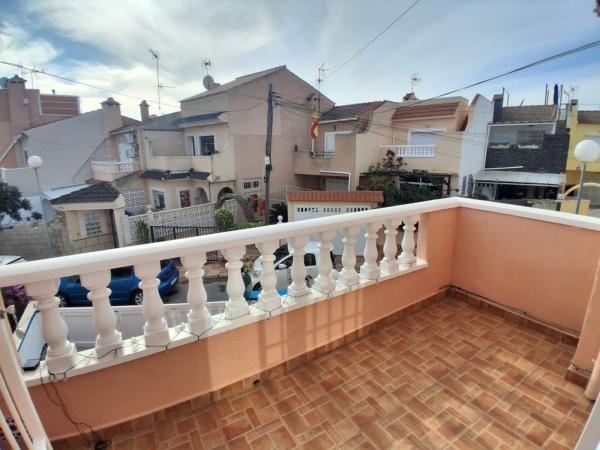 Chalet adosado en Avenida Alfredo Nobel, Zona los Frutales, Torrevieja thumbnail 2