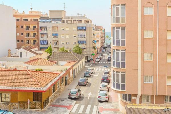 Venta de piso en Piso en Calle Virgen de la Paloma, 27, Playa del Cura, Torrevieja, Torrevieja
photo 1