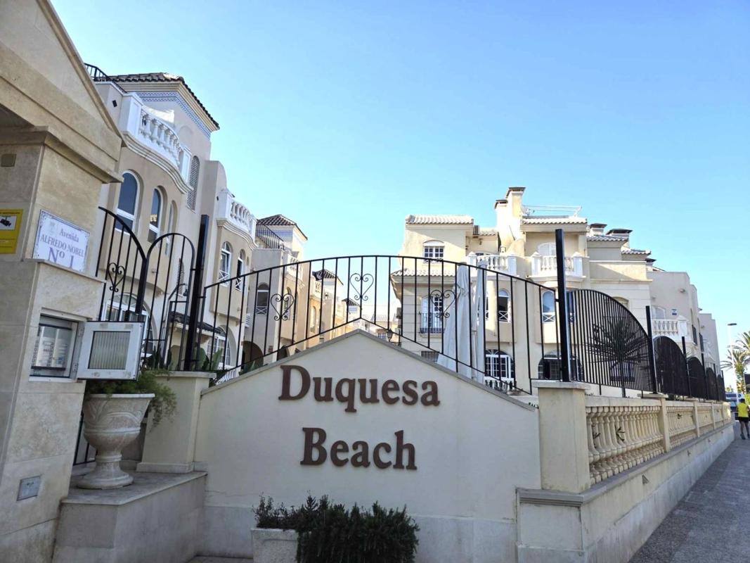 Venta de piso en Piso en Calle Poeta Rabindranath Tagore, 6, Zona los Frutales, Torrevieja, Torrevieja
photo 2