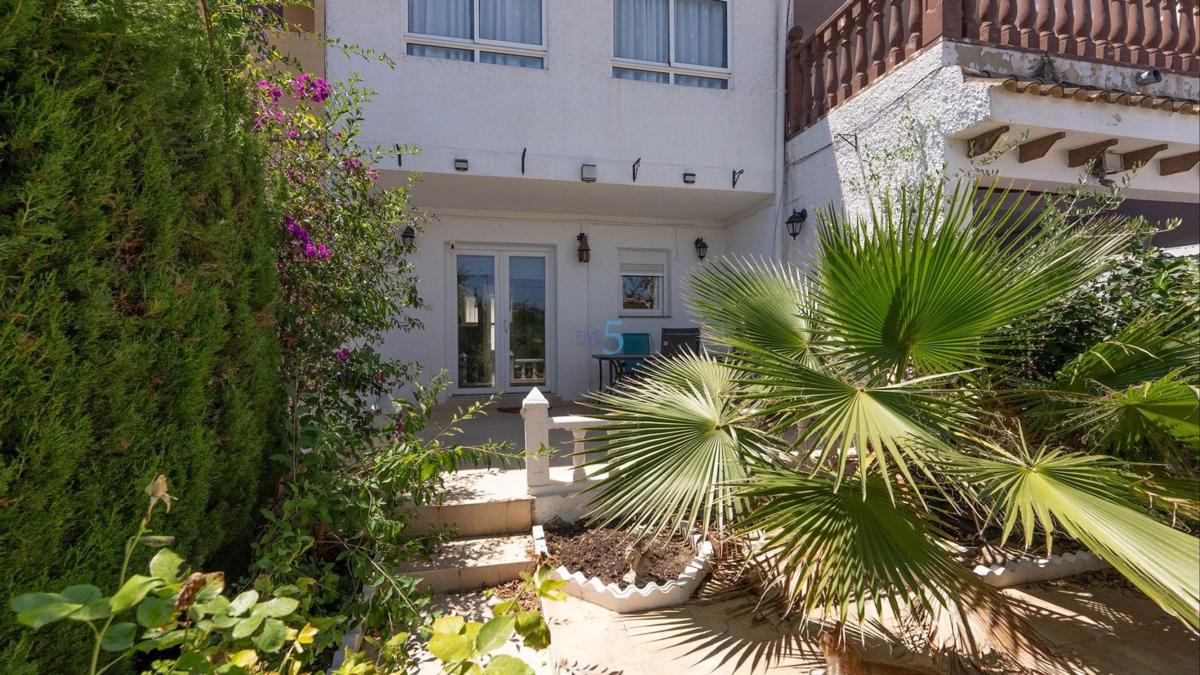 Продажа отдельного шале в Casa o chalet en Los Balcones - Los Altos del Edén, Torrevieja, Торревьеха photo 1