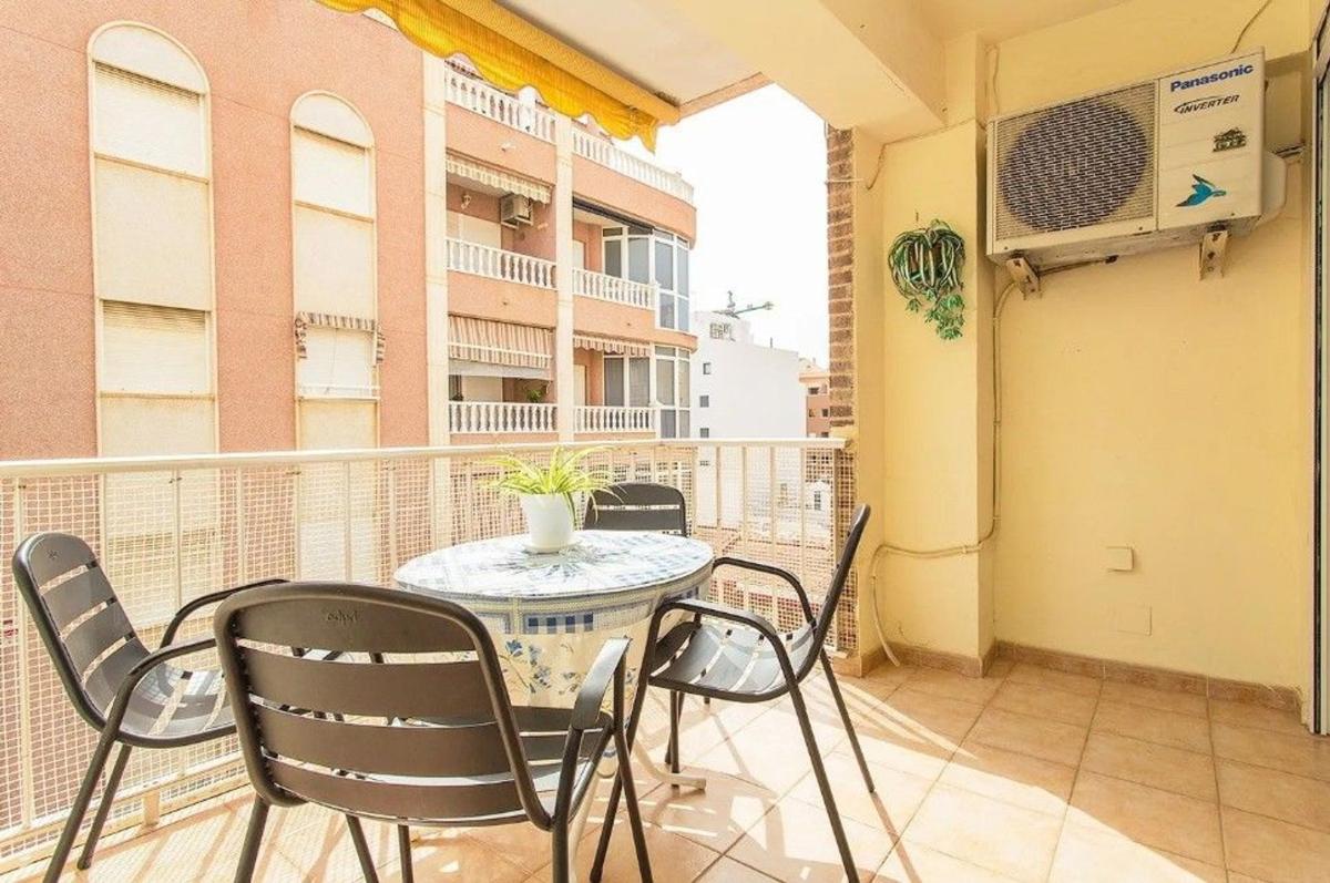 Venta de piso en Piso en Avenida de la Purisima, Playa del Cura, Torrevieja, Torrevieja
photo 3