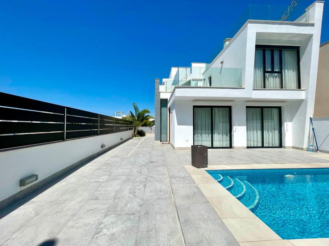 Properties for sale and rent in Spain photo 1