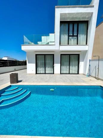 Casa o chalet independiente en Avenida Federíco García Lorca, Benijofar photo 2