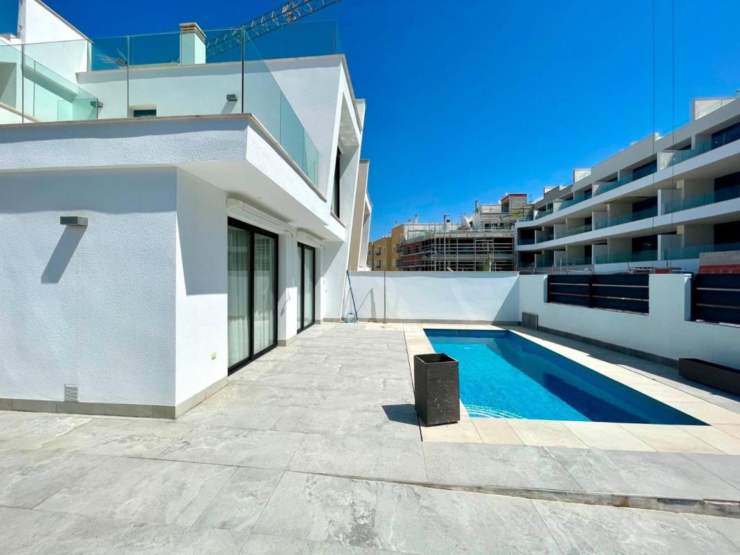 Properties for sale and rent in Spain photo 4