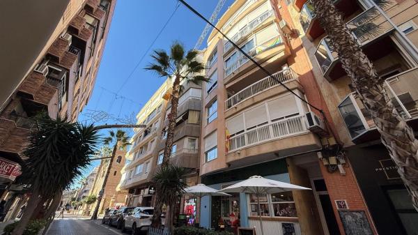 Продажа квартиры на Piso en Calle Caballero de Rodas s/n, Centro - Muelle Pesquero, Torrevieja, Торревьеха
thumbnail 1