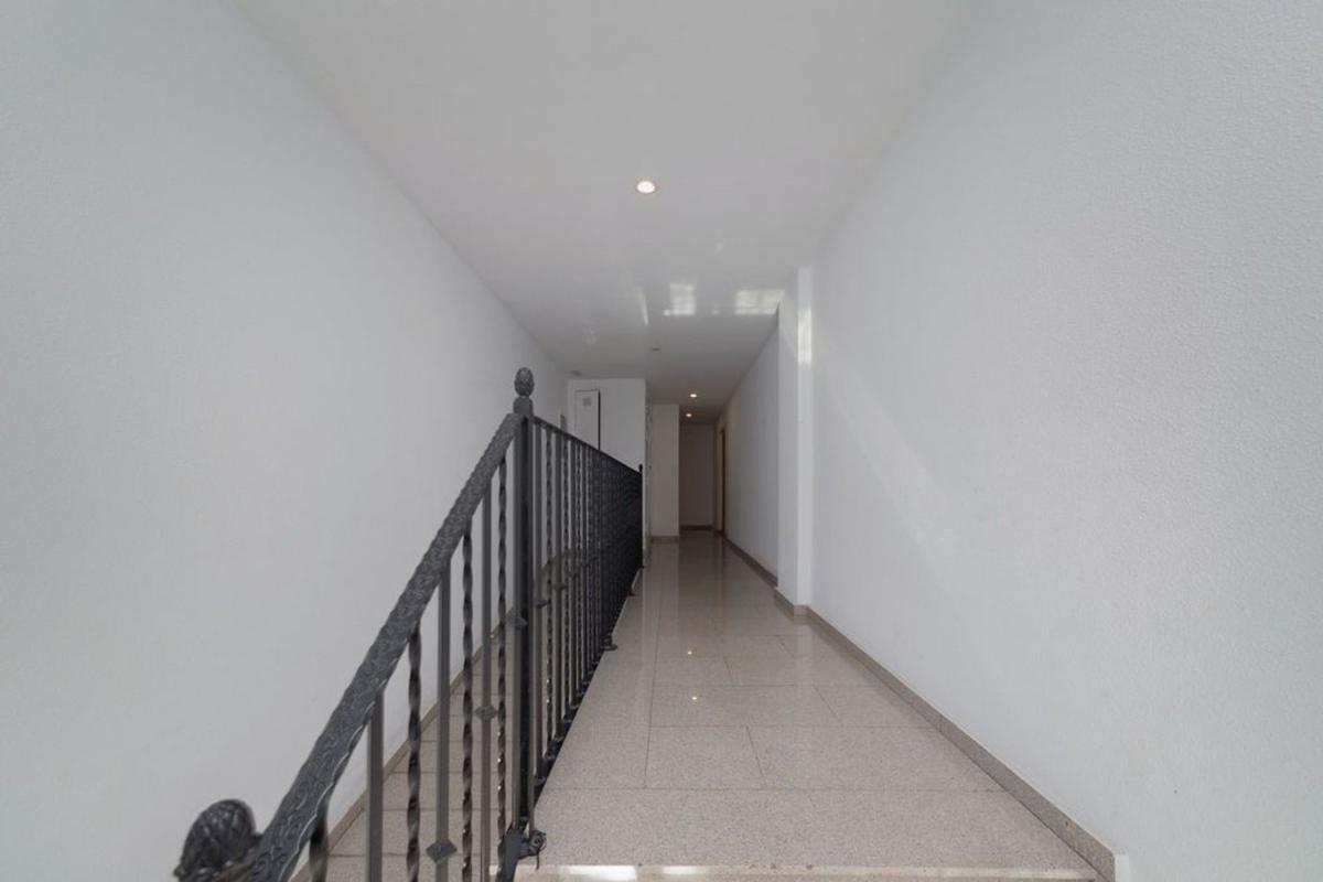 Sale of apartment in Piso en Calle de Pedro Lorca, Las Piscinas Naturales, Torrevieja, Torrevieja
photo 2