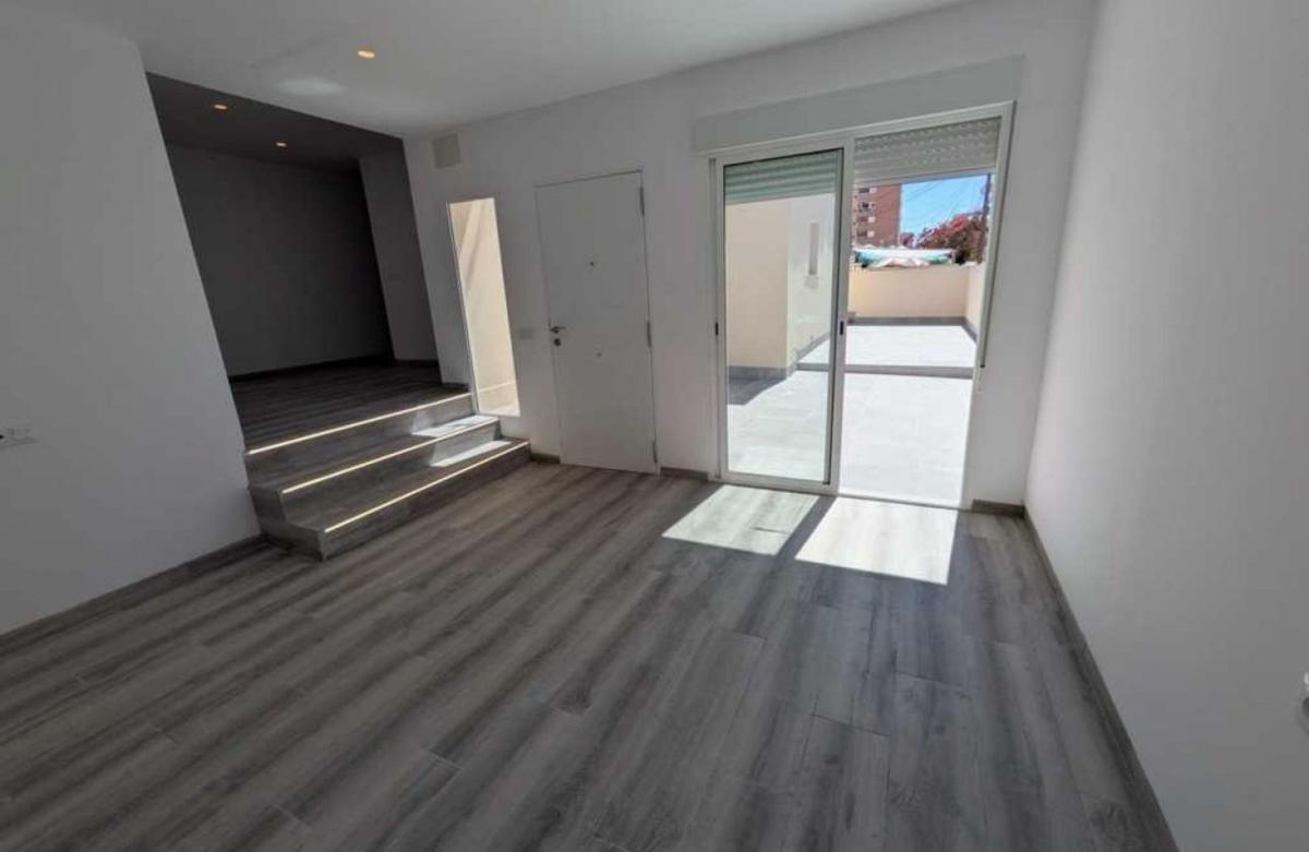 Продажа таунхауса в  Chalet adosado en Calle Matilde Peñaranda, 144, Nueva Torrevieja, Torrevieja , Торревьеха photo 3