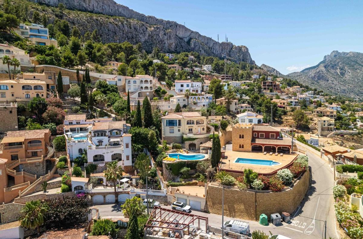 Properties for sale and rent in Spain photo 4