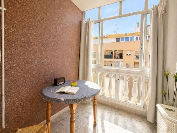 Sprzedaż mieszkania w Piso en Avenida de las Habaneras, 65, Avenida Habaneras - Curva de Palangre, Torrevieja, Torrevieja
 photo 1