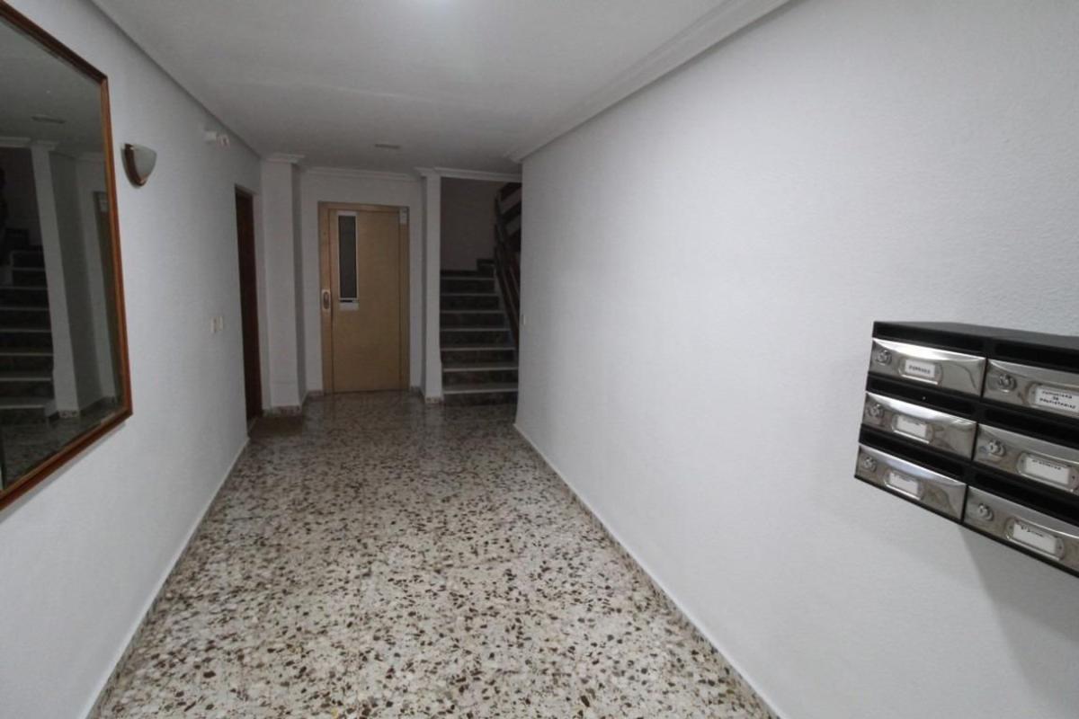 Venta de piso en Piso en Calle Gumersindo, Las Piscinas Naturales, Torrevieja, Torrevieja
photo 5
