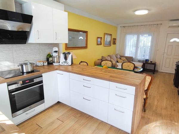 Частный шале на продаже в  Casa o chalet en Aguas Nuevas, Torrevieja, Торревьеха photo 3