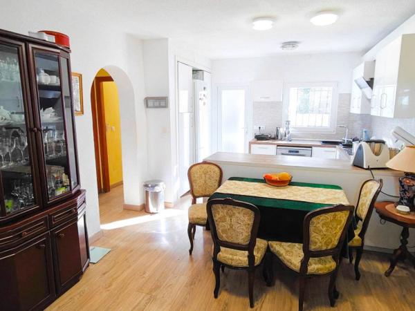Частный шале на продаже в  Casa o chalet en Aguas Nuevas, Torrevieja, Торревьеха photo 4