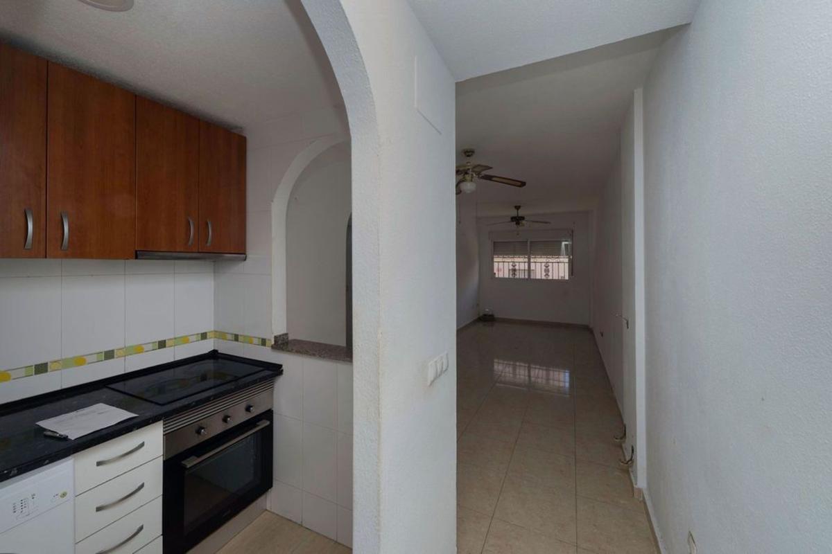Venta de piso en Piso en Calle de Pedro Lorca, Las Piscinas Naturales, Torrevieja, Torrevieja
 photo 5