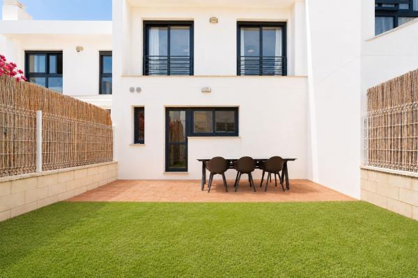Частный шале на продаже в  Casa o chalet en L'Albir, Alfaz del Pi, Алфаз дель Пи photo 1