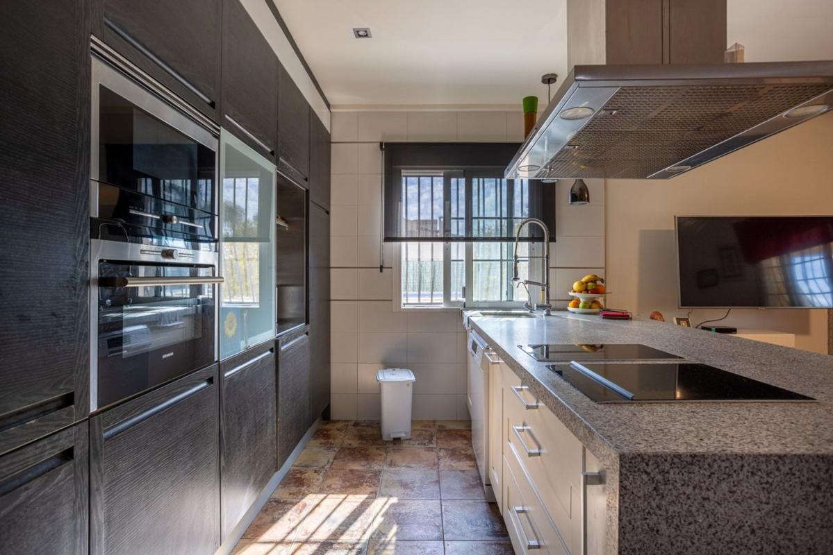 Sale of independent chalet in Casa o chalet en La Hoya-Daimes-El Derramador, Elche / Elx, Elche / Elx
photo 3