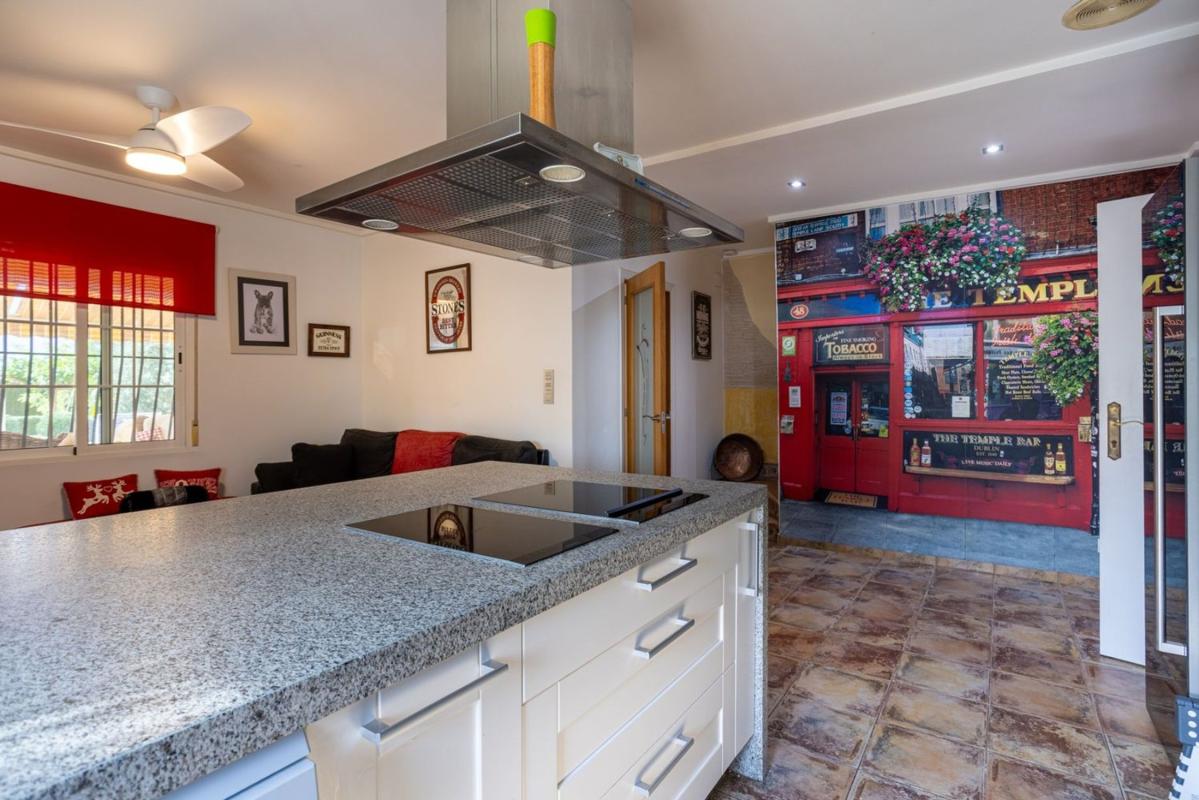 Sale of independent chalet in Casa o chalet en La Hoya-Daimes-El Derramador, Elche / Elx, Elche / Elx
photo 4