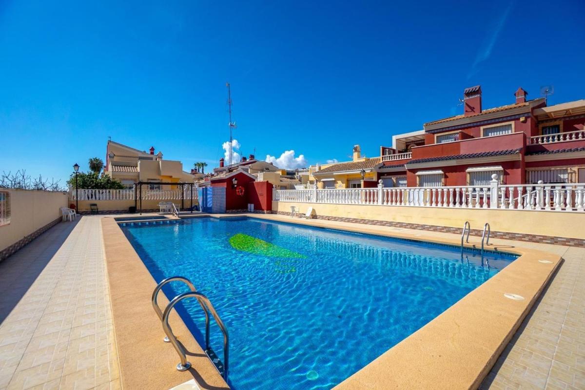 Продажа таунхауса в  Chalet adosado en La Siesta - El Salado - Torreta, Torrevieja , Торревьеха photo 5
