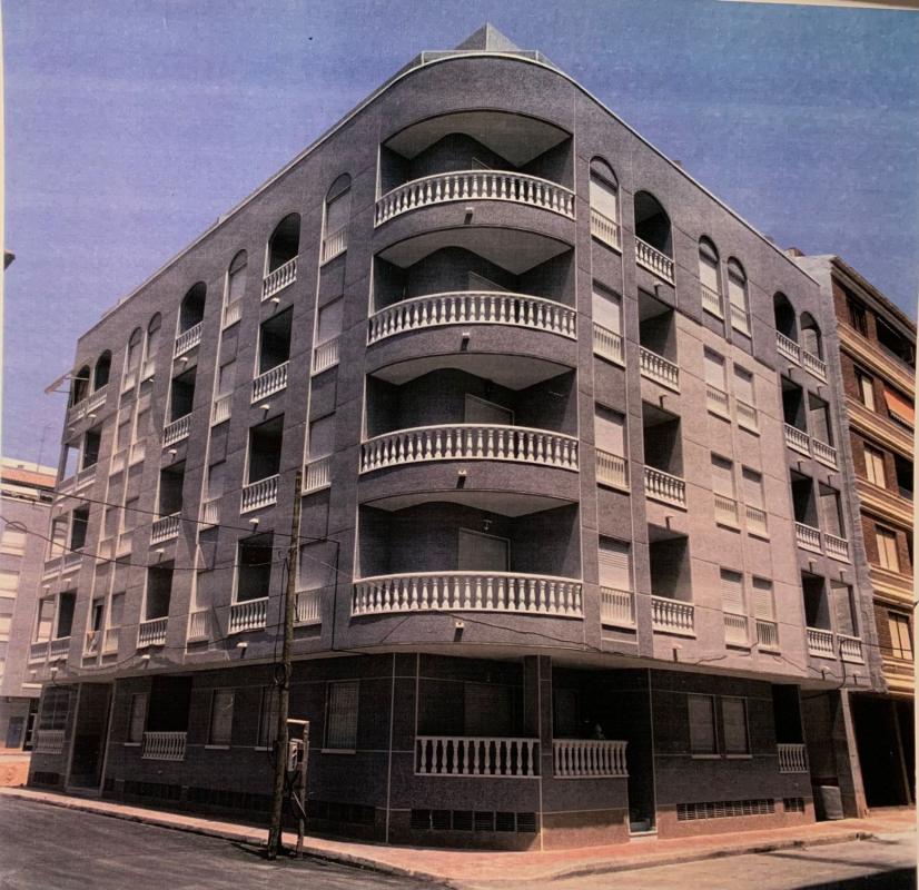 Sale of apartment in Piso en Calle los Gases, 50, Avenida Habaneras - Curva de Palangre, Torrevieja, Torrevieja
photo 1