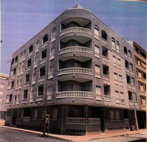 Sale of flat in Piso en Calle los Gases, 50, Avenida Habaneras - Curva de Palangre, Torrevieja, Torrevieja
photo 1