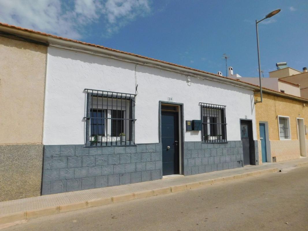 Sale of independent chalet in Casa o chalet en Centro, San Miguel de Salinas, San Miguel de Salinas
photo 1