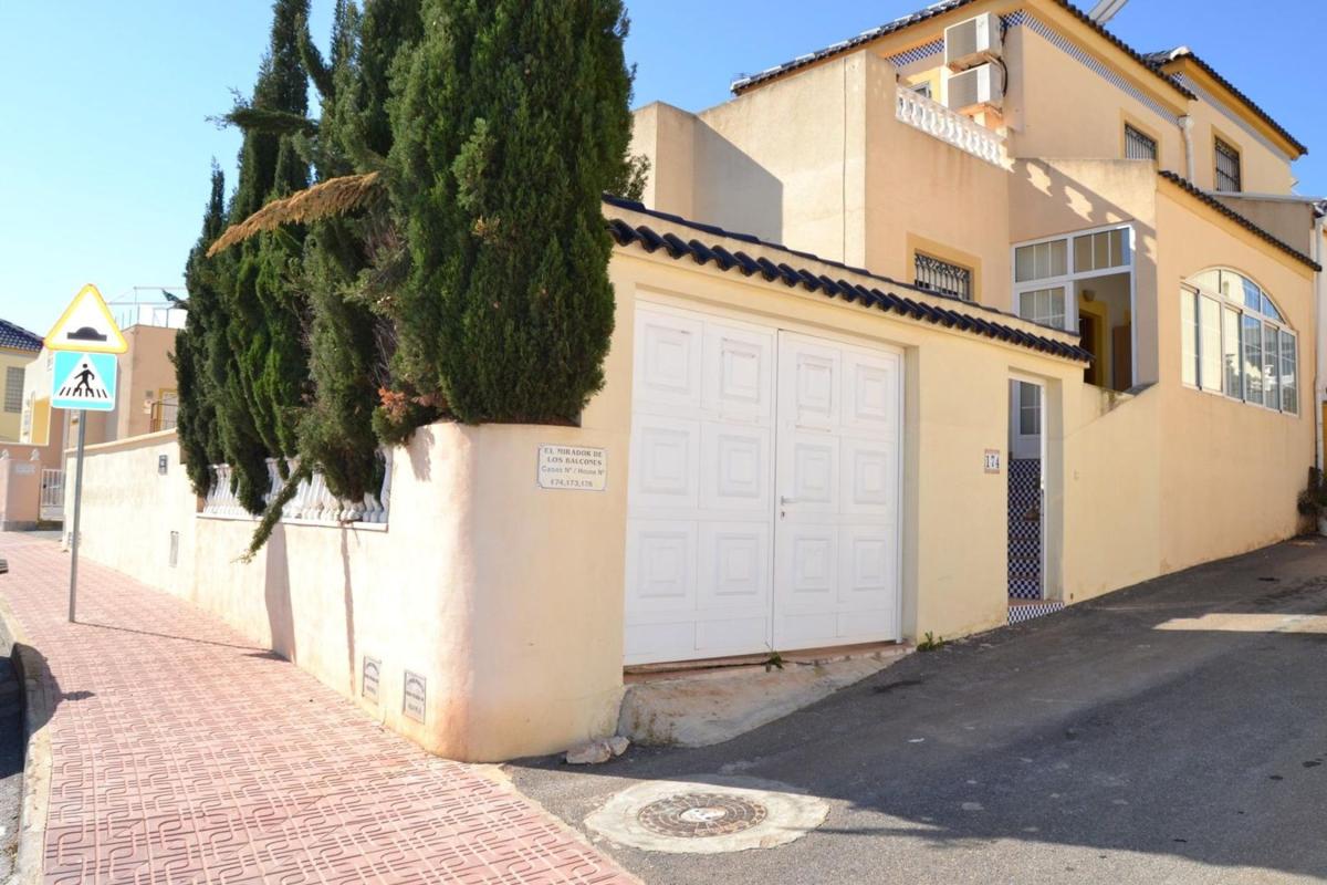 Properties for sale and rent in Spain photo 2