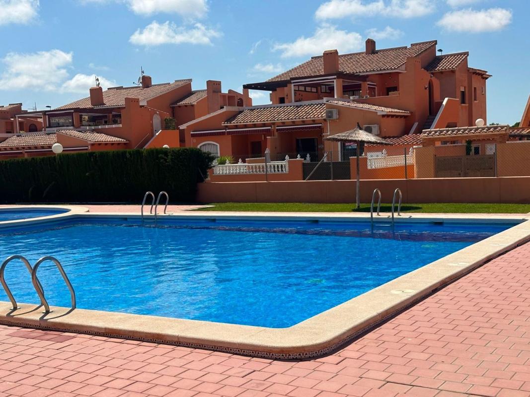 Продажа квартиры на Piso en Avenida de Corcega, Aguas Nuevas, Torrevieja, Торревьеха
 photo 2