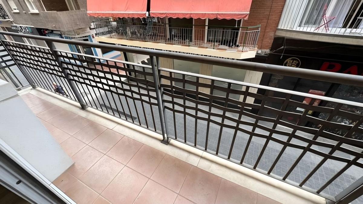 Venta de piso en Piso en Calle de Tomàs Ortuño, Centro Urbano, Benidorm, Benidorm
photo 5