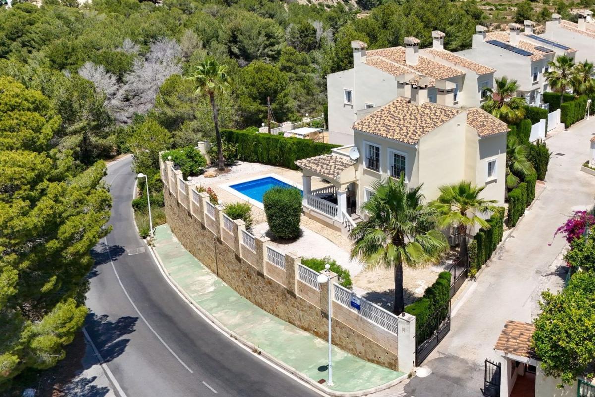 Properties for sale and rent in Spain photo 3