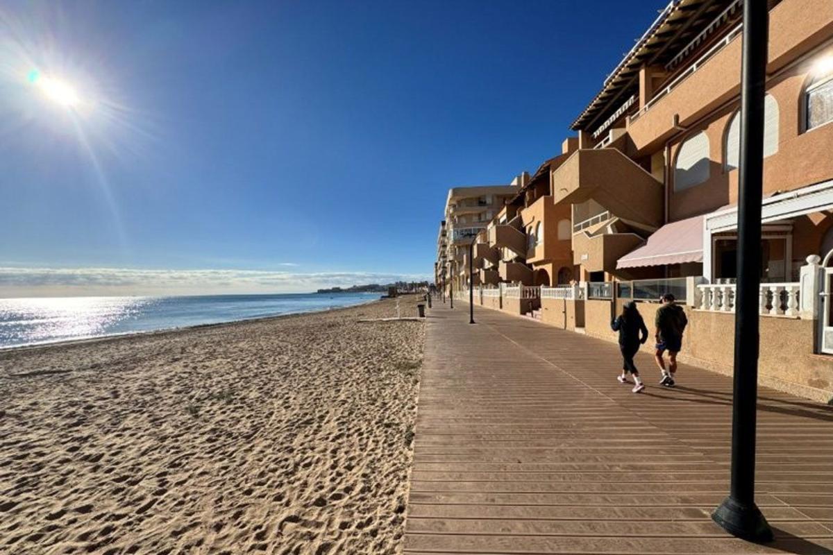 Venta de piso en Piso en Avenida del Mediterráneo, 11, Gaspar Perrelló, Torrevieja, Torrevieja
photo 1