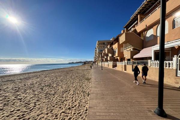 Venta de piso en Piso en Avenida del Mediterráneo, 11, Gaspar Perrelló, Torrevieja, Torrevieja
photo 1