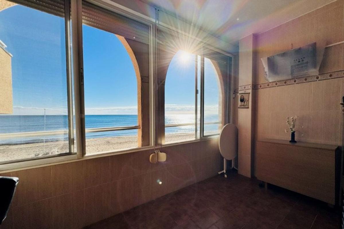 Venta de piso en Piso en Avenida del Mediterráneo, 11, Gaspar Perrelló, Torrevieja, Torrevieja
photo 2