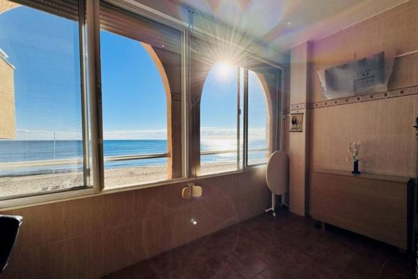 Venta de piso en Piso en Avenida del Mediterráneo, 11, Gaspar Perrelló, Torrevieja, Torrevieja
thumbnail 1
