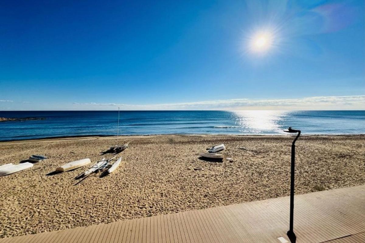 Venta de piso en Piso en Avenida del Mediterráneo, 11, Gaspar Perrelló, Torrevieja, Torrevieja
photo 3