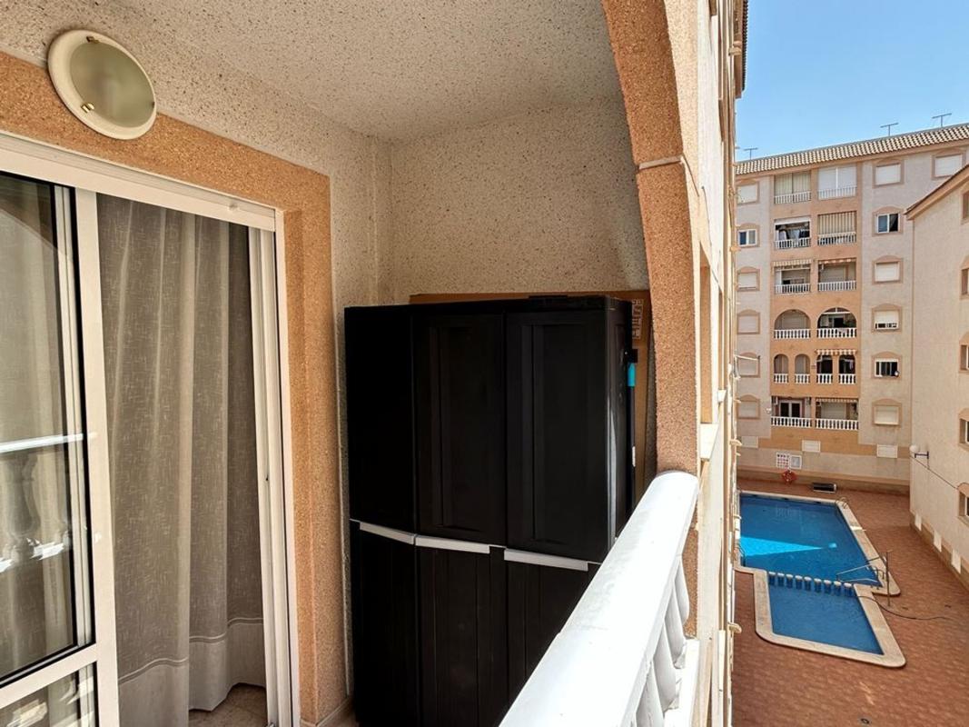 Venta de piso en Piso en Calle Torresal, El Molino, Torrevieja, Torrevieja
 photo 3