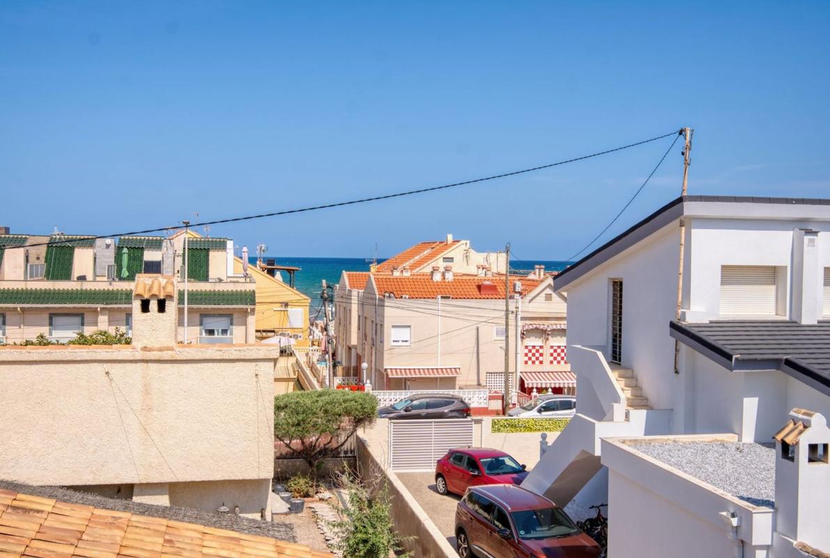 Venta de piso en Piso en Avenida de Inglaterra, Los Europeos, Torrevieja, Torrevieja
 photo 3